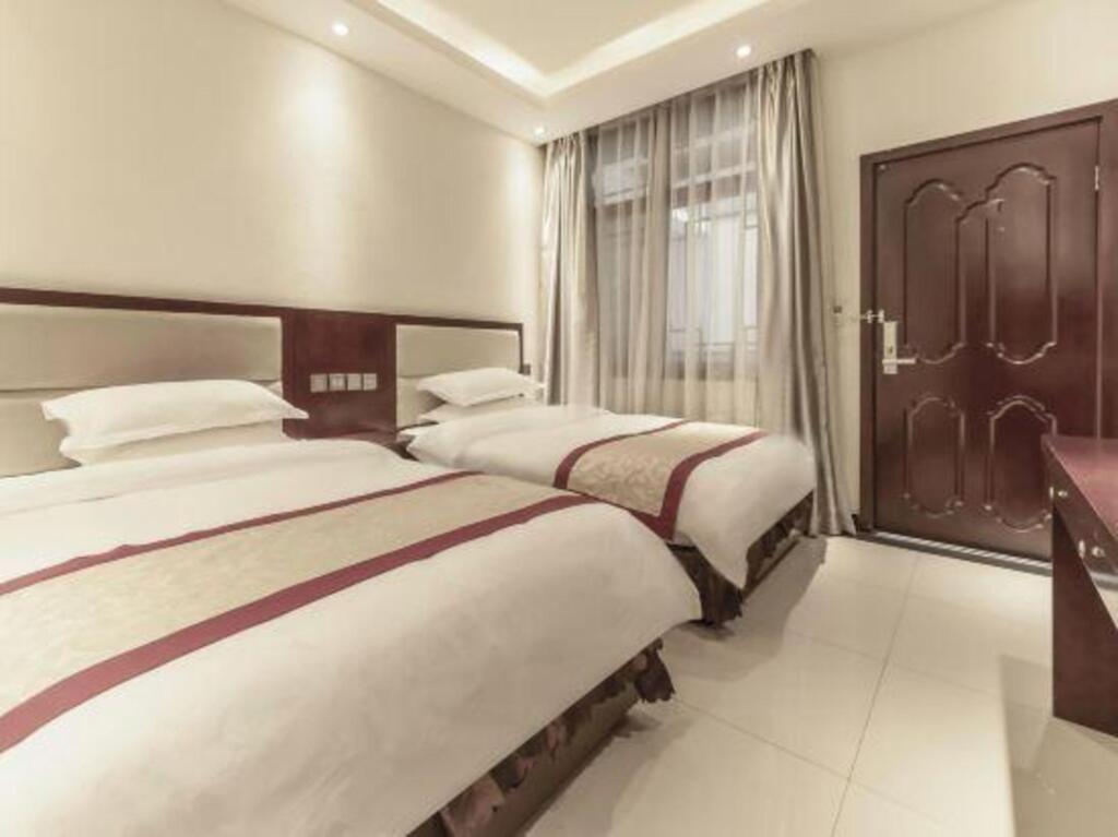 Chengdu Longyuan Hotel (Huanglongxi Ancient Town) — фото 1