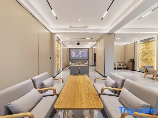 Чэнду: Chengdu Longyuan Hotel (Huanglongxi Ancient Town)