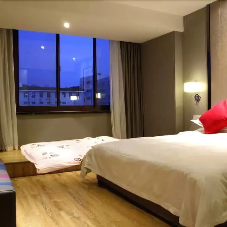 Вэйхай: Homeinn Ripple Yun Hotel (Weihai Huoju 8th Street International Coastal Baths)
