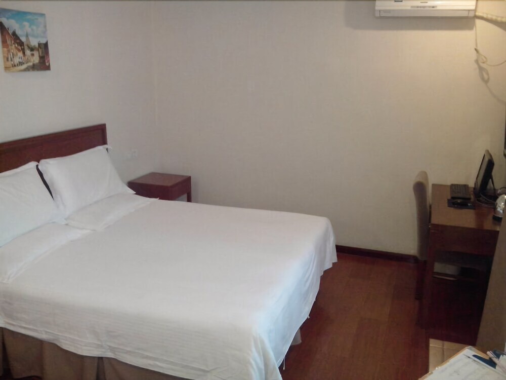 Тяньцзинь: GreenTree Inn Tianjin Jintang Road