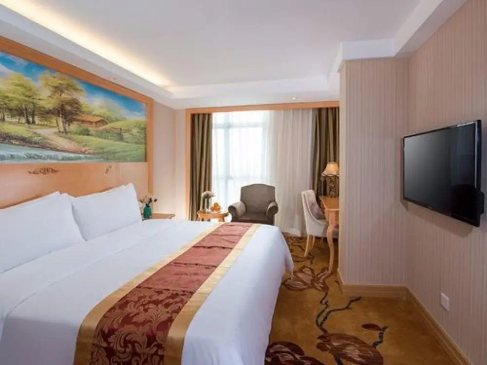 Шэньчжэнь: Vienna hotel lee moma store