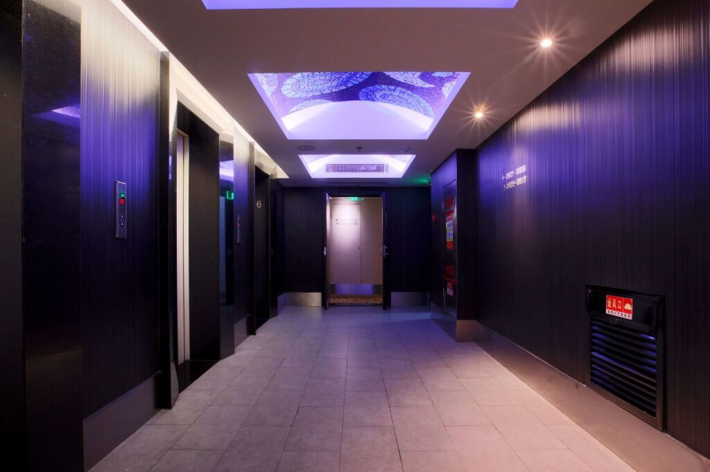 Циндао: Orange Crystal Hotel Wusi Square Seaview