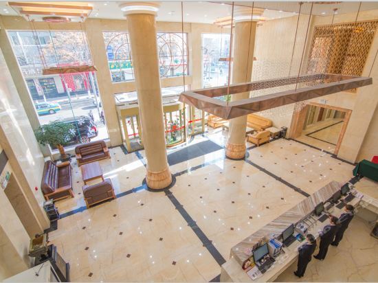 Иньчуань: Chonpines Hotel (Yinchuan International Automobile City)