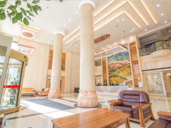 Chonpines Hotel (Yinchuan International Automobile City) — фото 1