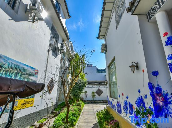 Дали: Qianbaidu Boutique Inn