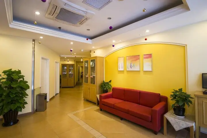 Харбин: Home Inn Harbin Kaide Plaza Xufu Road Metro Station