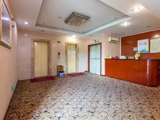 Гуанчжоу: Yinwan  Hotel( South China country garden store)