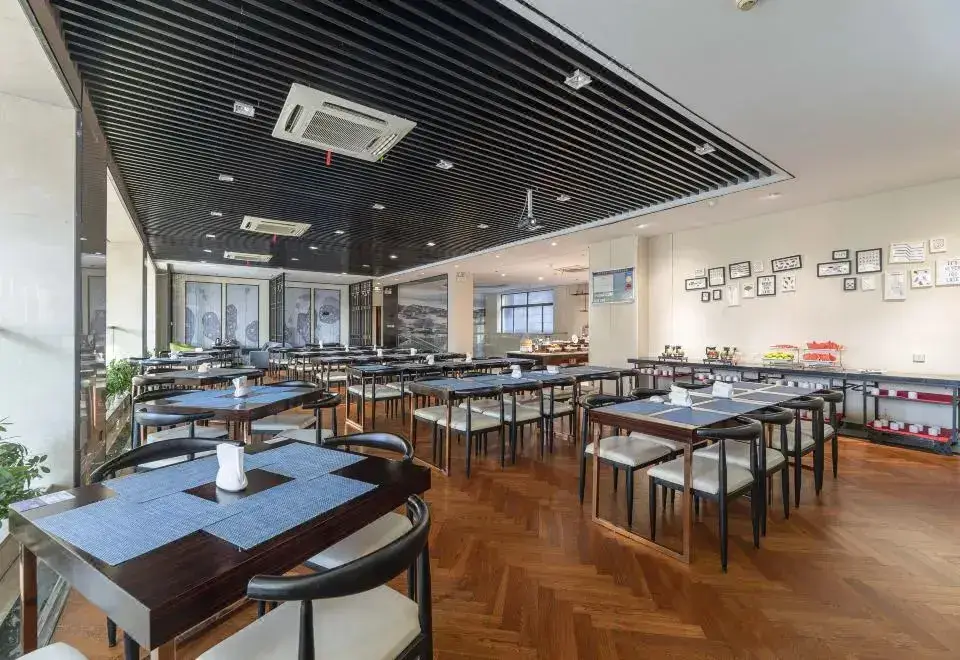 Нинбо: acorn hotel(Ningbo Hangzhou Bay New District Store)