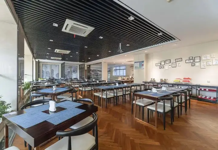 Нинбо: acorn hotel(Ningbo Hangzhou Bay New District Store)