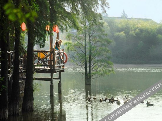 Цзиньхуа: Wolong Riverside Manor