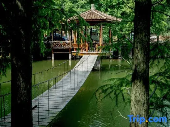 Цзиньхуа: Wolong Riverside Manor