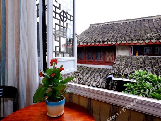 Цзясинь: Wu Town Shuimo Xianting Zhi Zhuyuan Xiaozhu Inn