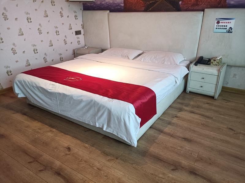 Кайфын: Thank Inn Hotel He'nan Kaifeng Weishi County Health Road
