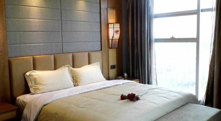 Chinese Yew Lake Hotel — фото 1