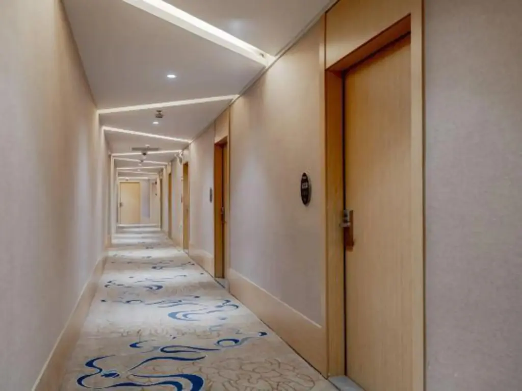 Шанхай: Homeinn Ease Hotel (Shanghai Qiantan Sanlin Subway Station)