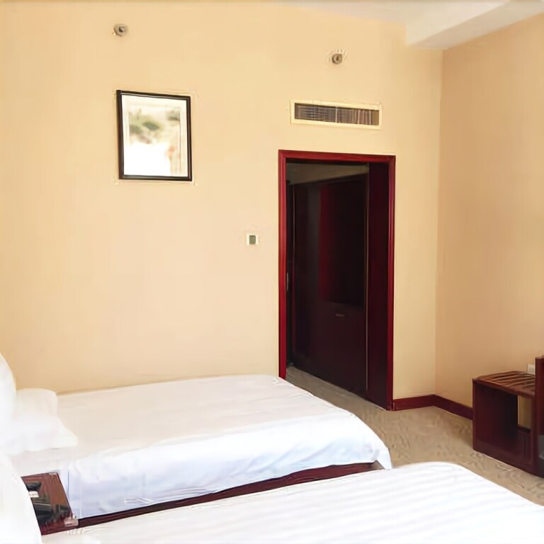 Чжоукоу: Thank Inn Plus hotel He'nan Zhoukou Chuanhui District Red Star Macalline