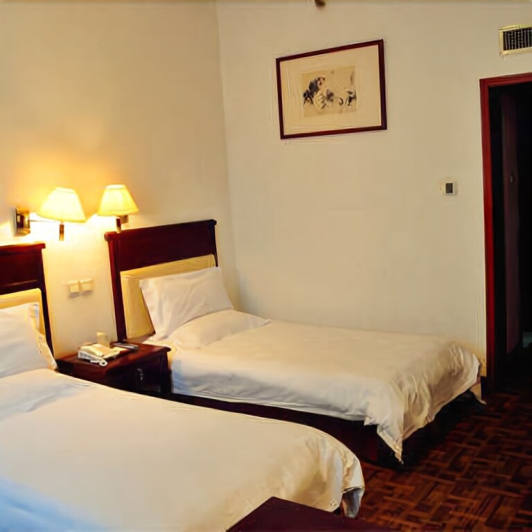 Чжоукоу: Thank Inn Plus hotel He'nan Zhoukou Chuanhui District Red Star Macalline
