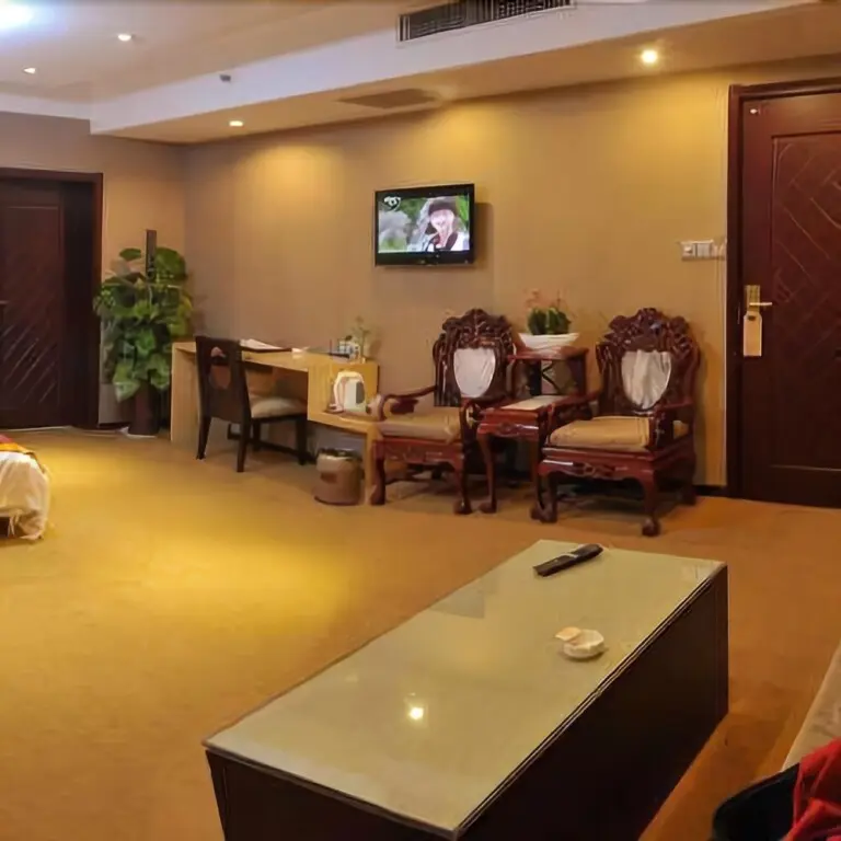 Чжоукоу: Thank Inn Plus hotel He'nan Zhoukou Chuanhui District Red Star Macalline