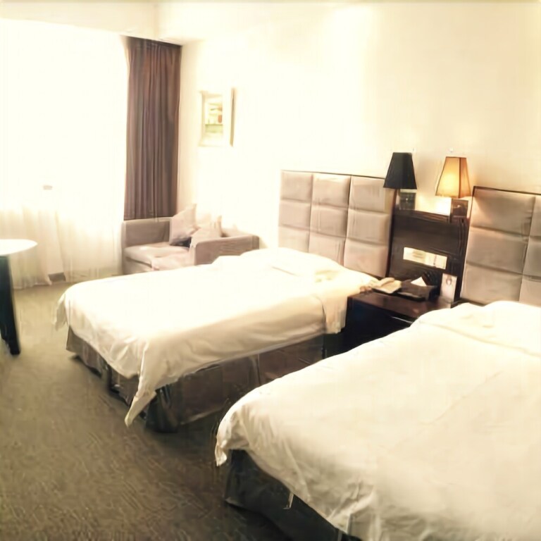 Кайфын: Jinyue Business Hotel