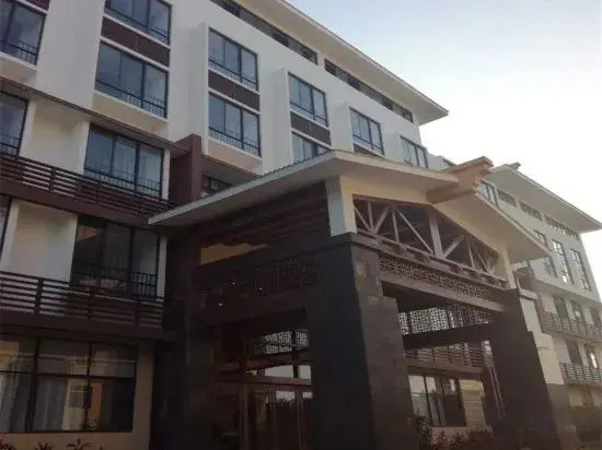 Дунфан: Dong Fang Ying Bin Hotel