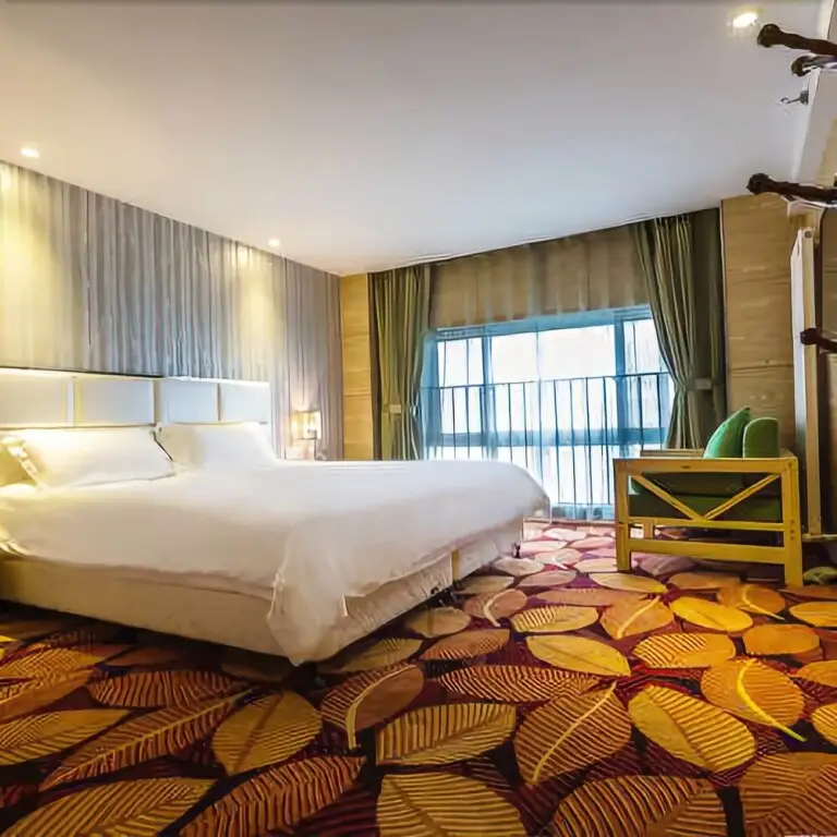 Кайфын: Baihehui Loft Hotel