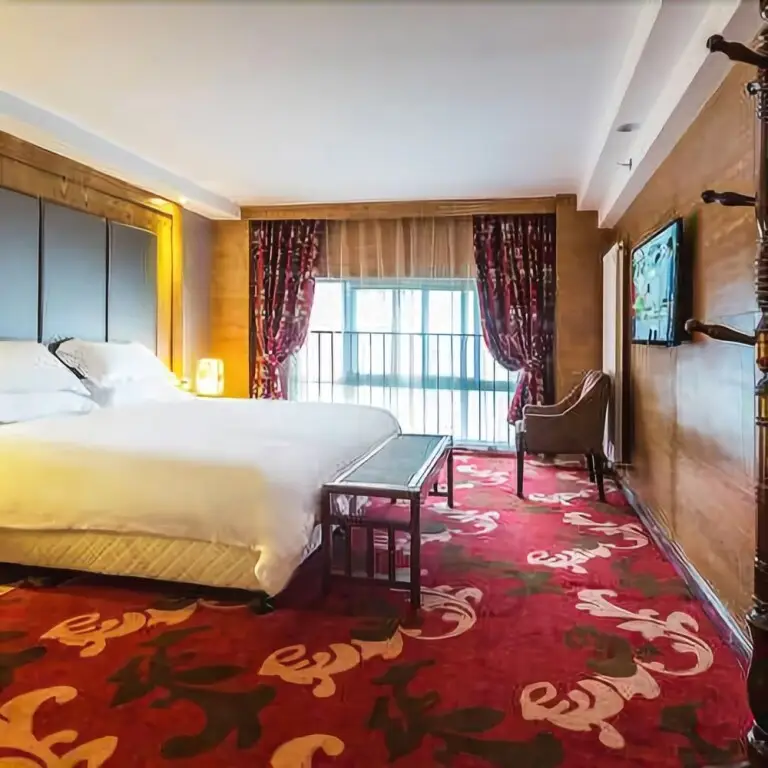 Кайфын: Baihehui Loft Hotel