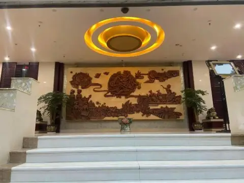 Longcheng Business Hotel — фото 1