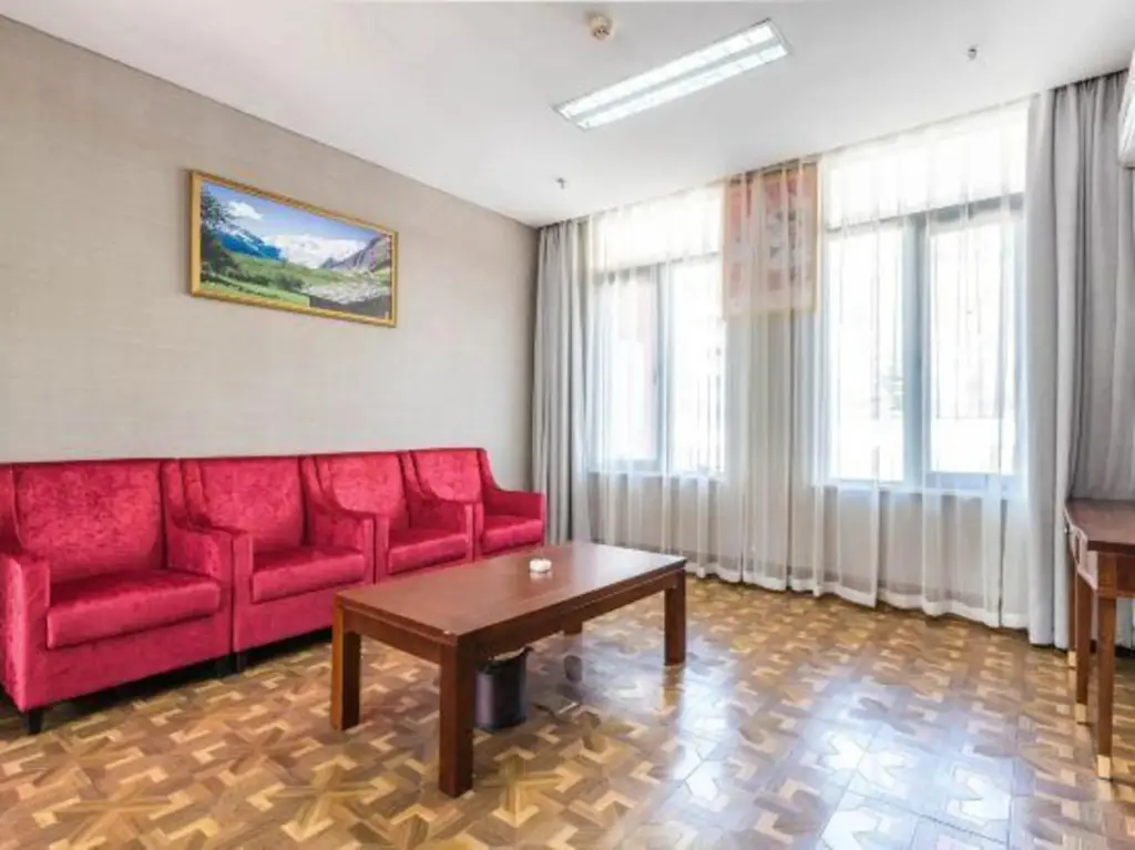 Линжи: Gela Dandong Business Hotel (VIP Building)
