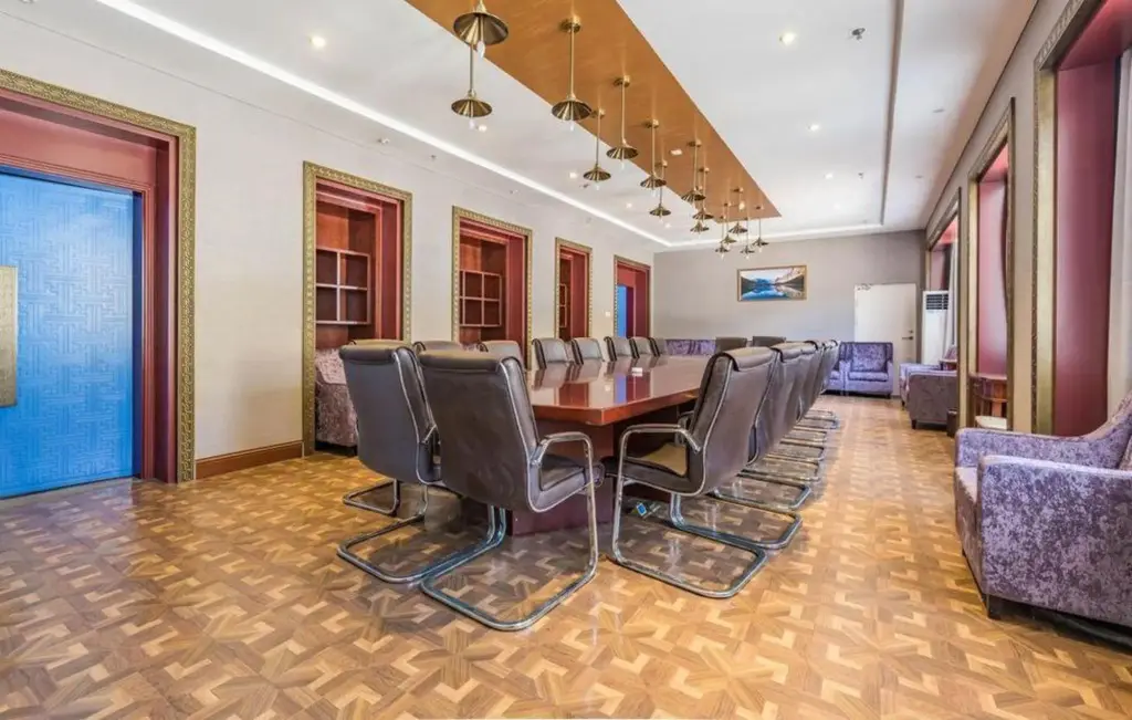 Линжи: Gela Dandong Business Hotel (VIP Building)