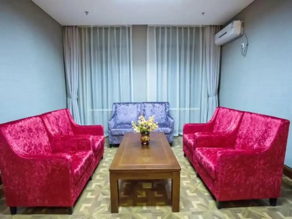 Линжи: Gela Dandong Business Hotel (VIP Building)