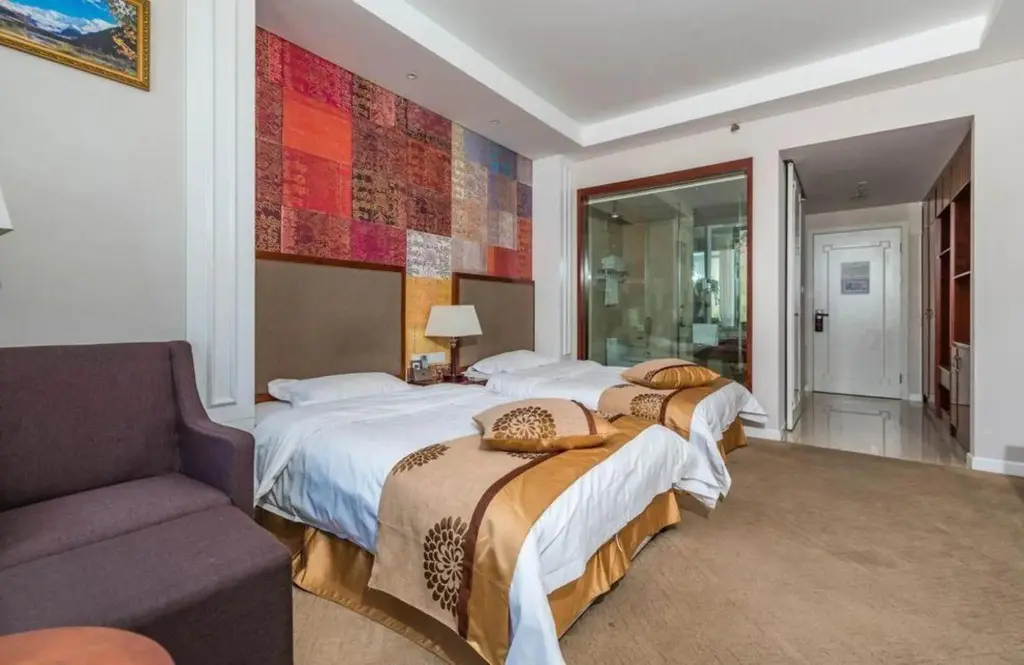 Линжи: Gela Dandong Business Hotel (VIP Building)
