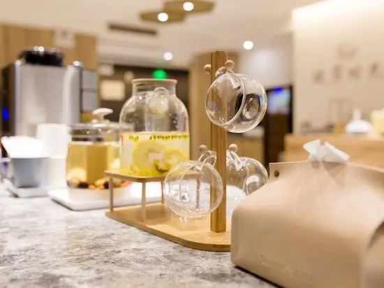 Чунцин: Cheezo High altitude river view Hotel ( Jiefangbei hongyadong store)
