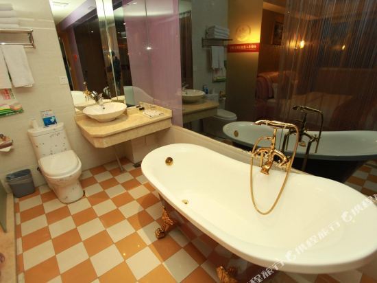 Мэйшань: Jinting Hotel (Meishan Dongpo Impression Water Street City Hospital)