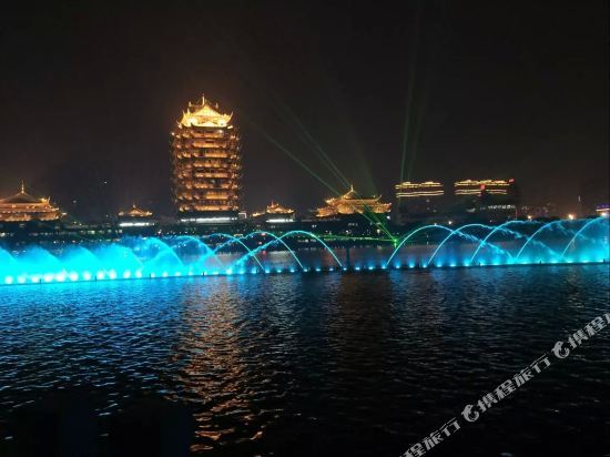 Мэйшань: Jinting Hotel (Meishan Dongpo Impression Water Street City Hospital)