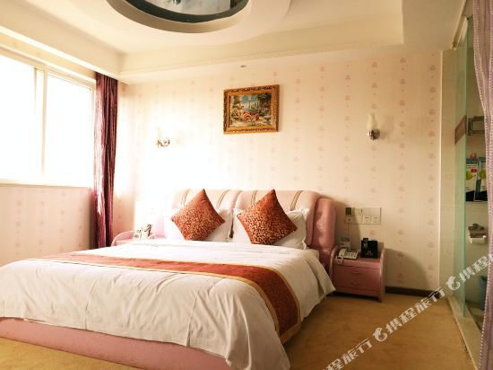 Мэйшань: Jinting Hotel (Meishan Dongpo Impression Water Street City Hospital)
