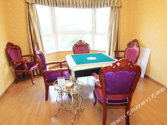 Мэйшань: Jinting Hotel (Meishan Dongpo Impression Water Street City Hospital)