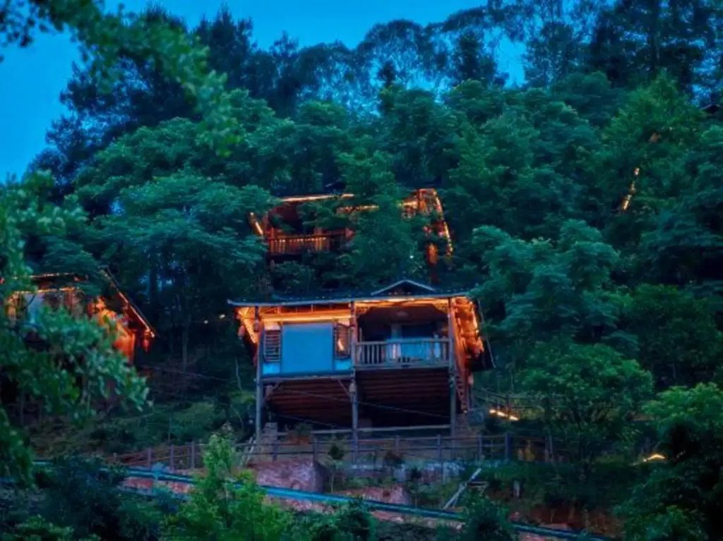 Чунцин: Guyun Langqiao Holiday Hotel