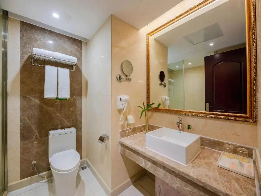 Чжумадянь: Vienna International Hotel (Zhumadian Huayuan Xuefu)
