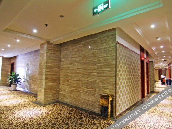 Shuangjiang Hotel — фото 1