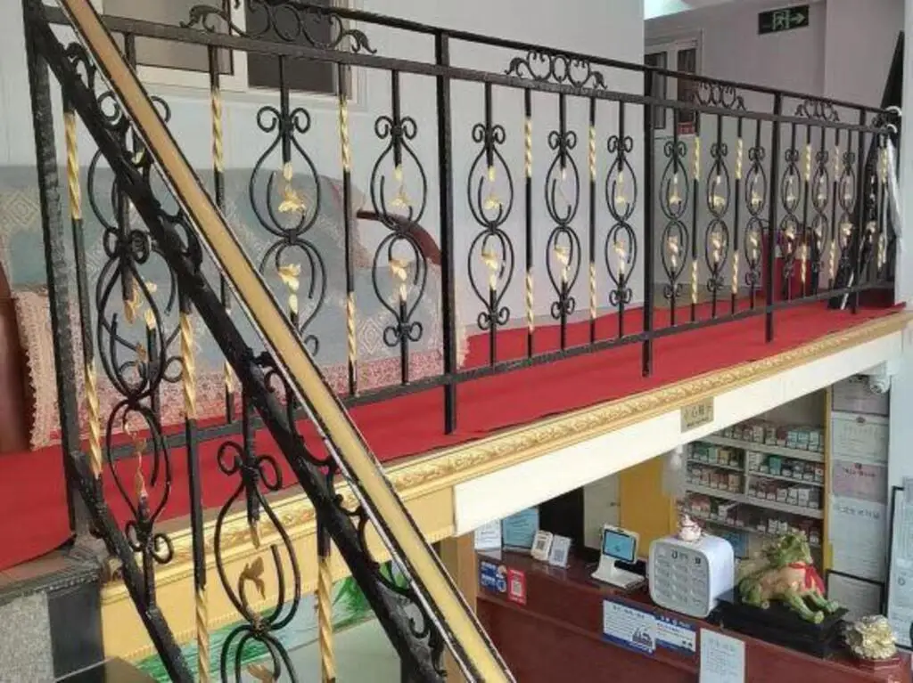 Циндао: Hongfurui Business Hotel