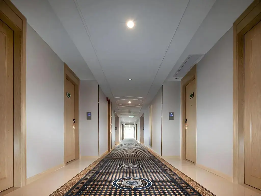 Фошань: Vienna Hotel (Foshan West Railway Station Airport Branch)