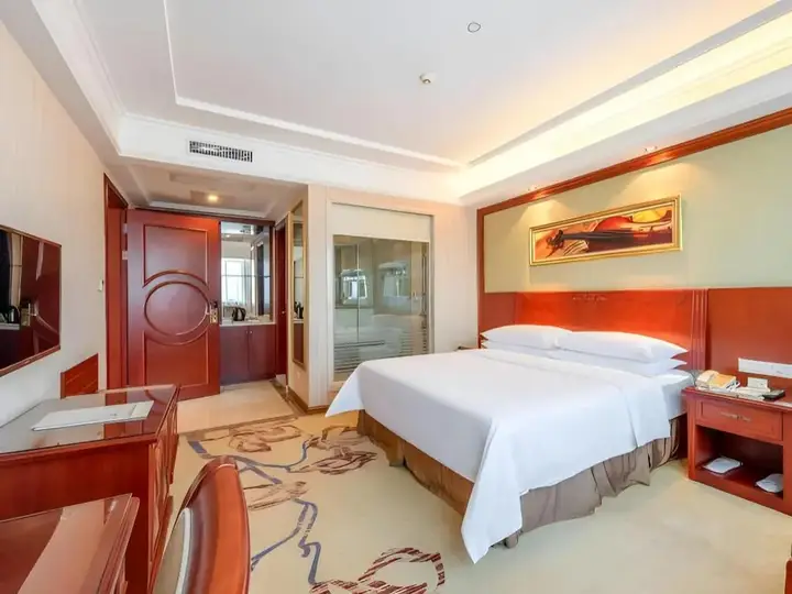 Фошань: Vienna Hotel (Foshan West Railway Station Airport Branch)