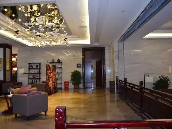 New World Lichuan Hotel — фото 1
