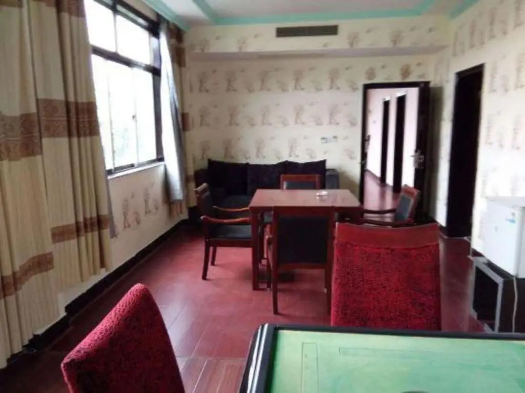 Уси: Guibao Hotel