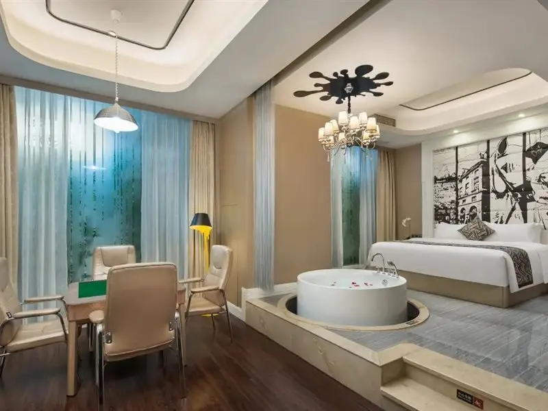 Чанша: He Long A Hotel
