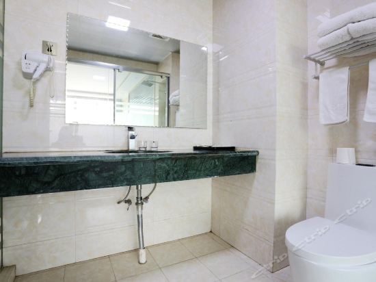 Нанкин: Huating Hotel