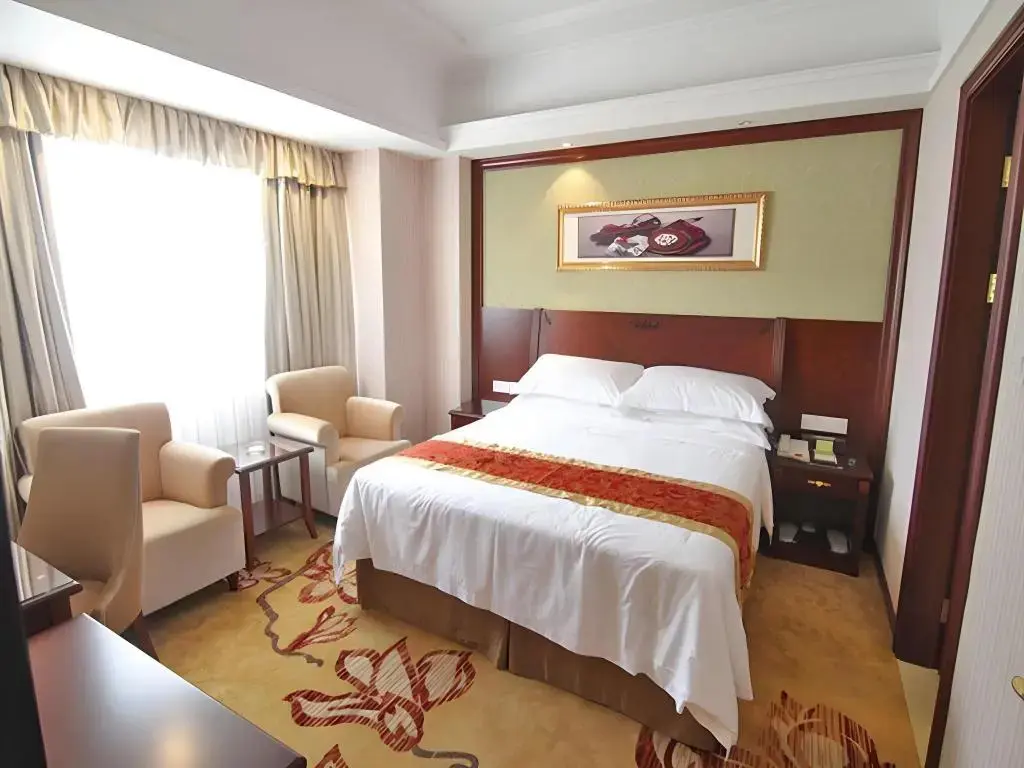 Шанхай: Vienna International Hotel ( Shanghai Kangqiao Metro Station)