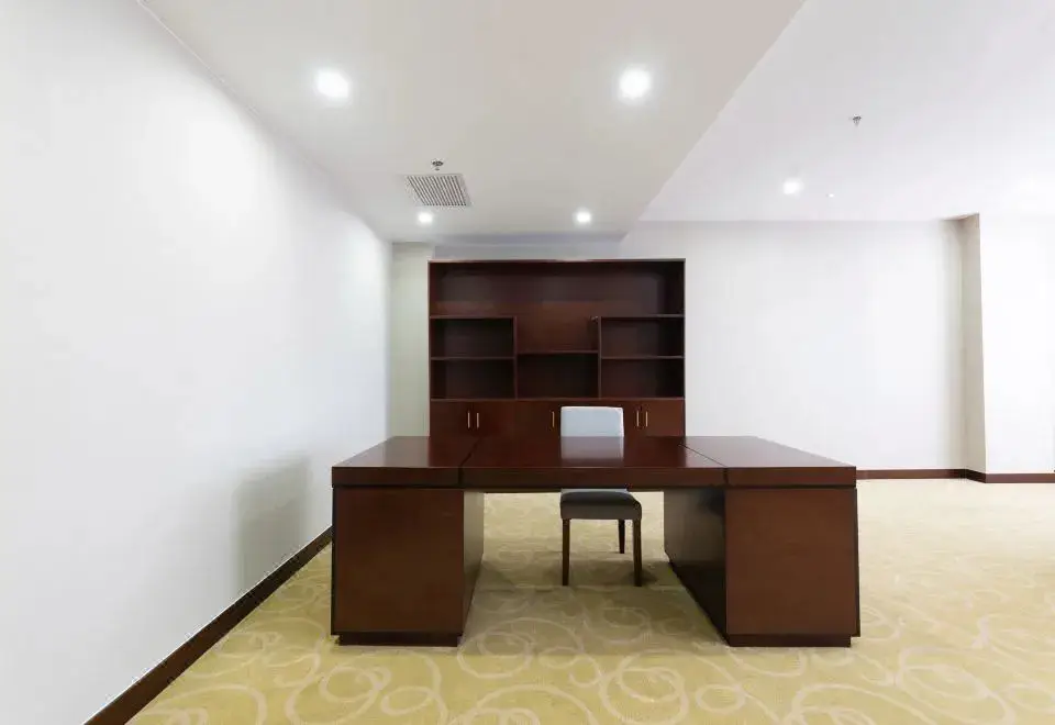 Green View Hotel — фото 1