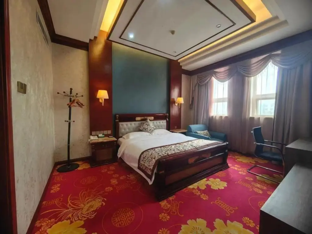 Лохэ: Kai Yue Hotel
