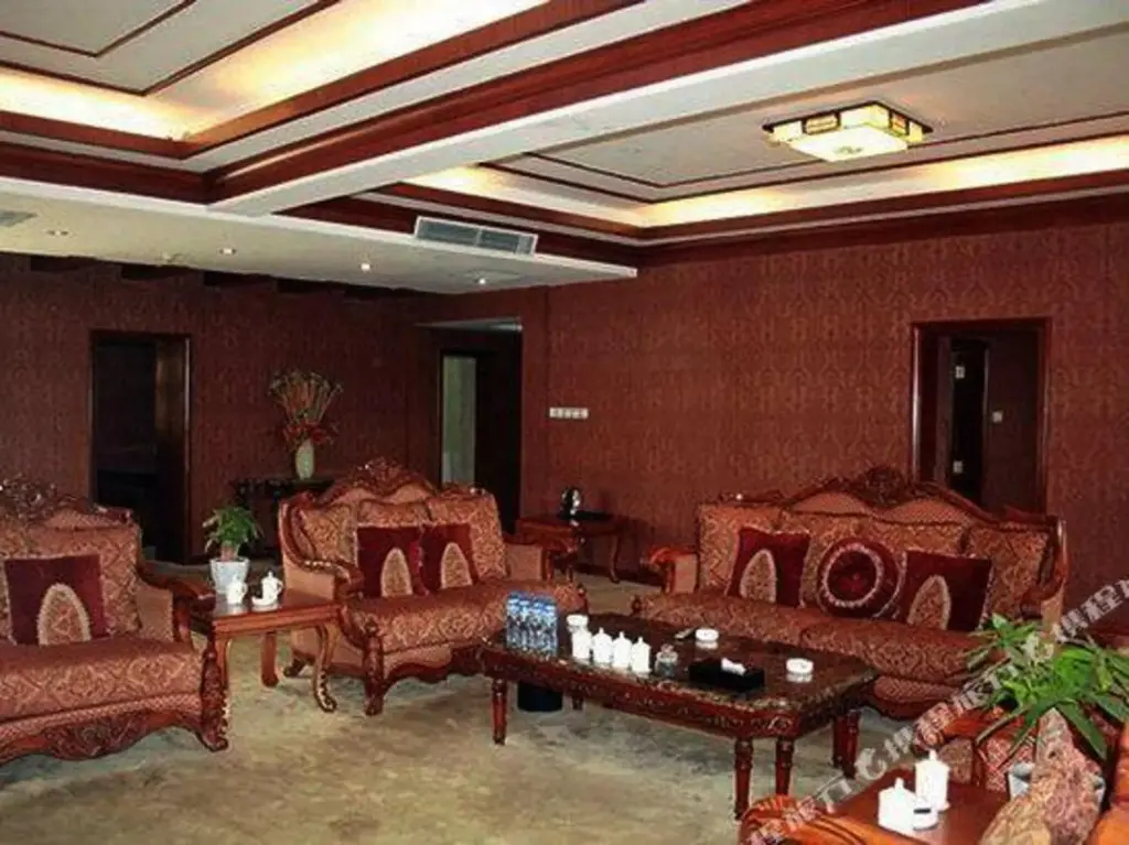 Лохэ: Kai Yue Hotel